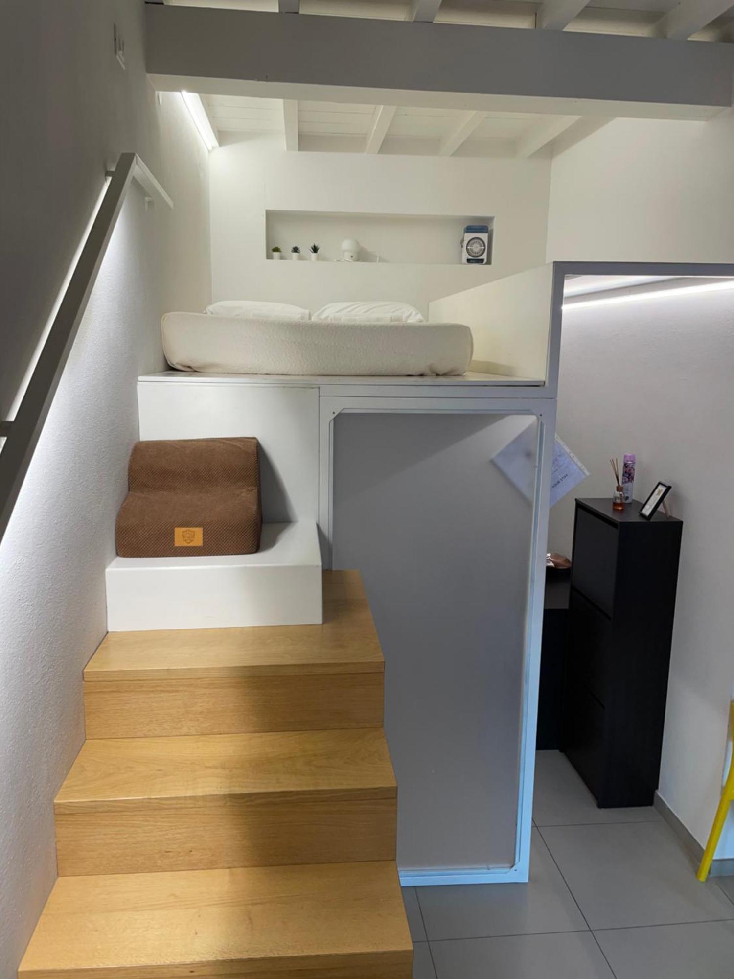 Lola Loft * Florence